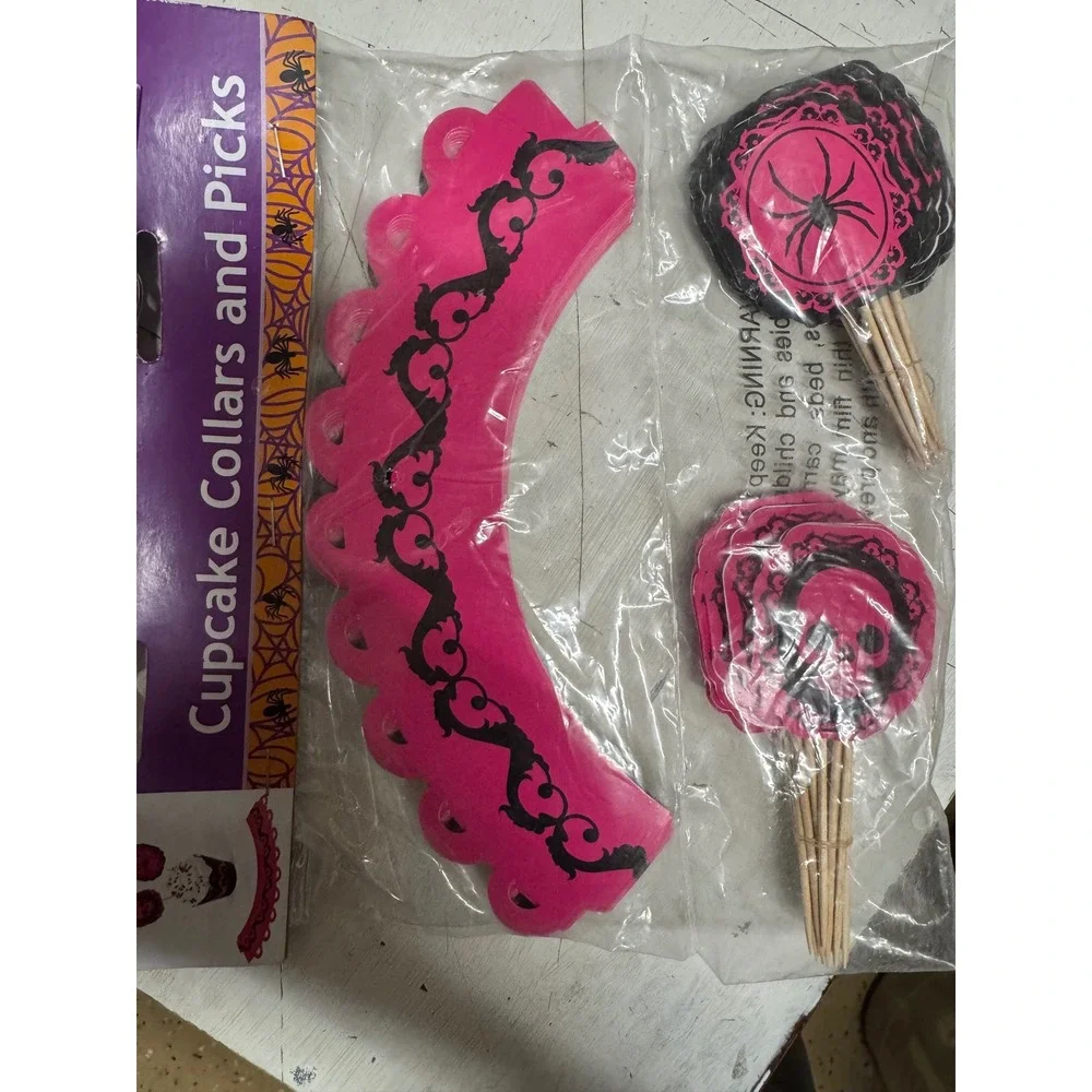50 Halloween Cupcake Decor Kit‎ Pink Black Skull Spider Toppers Wrappers Gothic